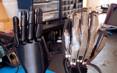 Building a Remote Controlled Robotic Hand with Strain Gauges