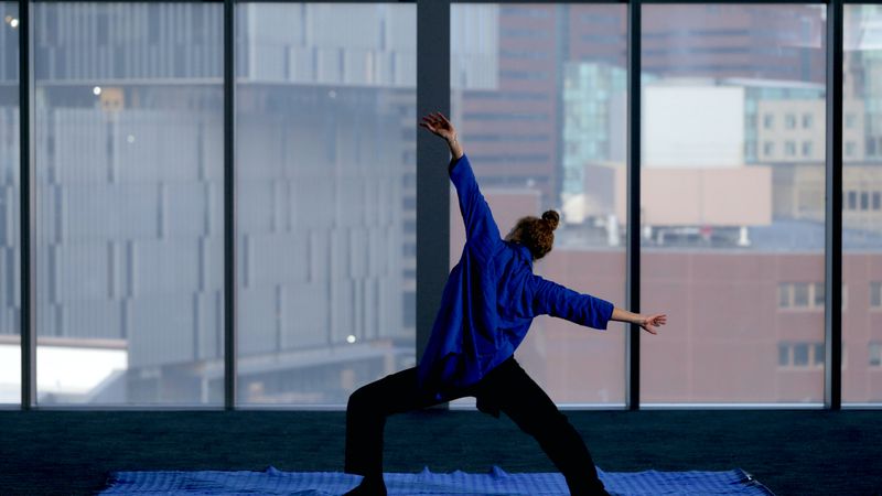 Dancer Loni Landon performing with Tapis Magique
