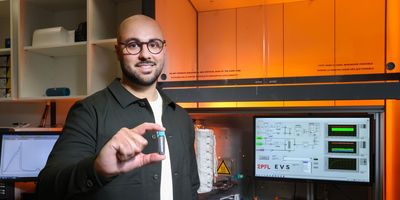 Kevin Turani-I-Belloto has developed a low-cost method for breaking down ammonia to produce hydrogen. © 2024 EPFL/Alain Herzog - CC-BY-SA 4.0
