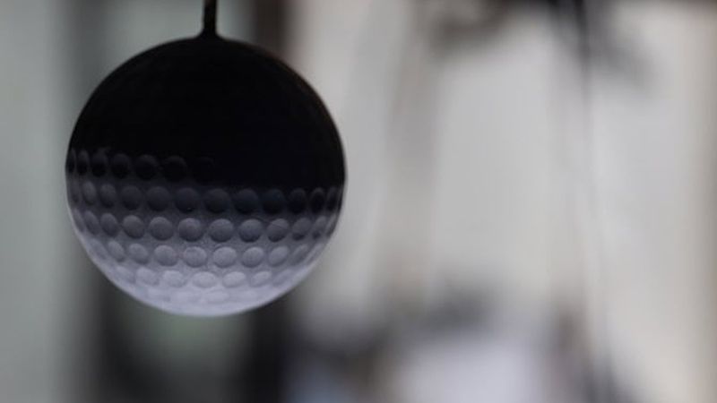 Maneuverable underwater vehicles inspired by golf balls