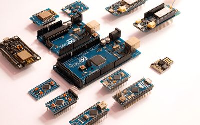 FPGA vs Microcontroller Understanding the Key Differences and Use Cases