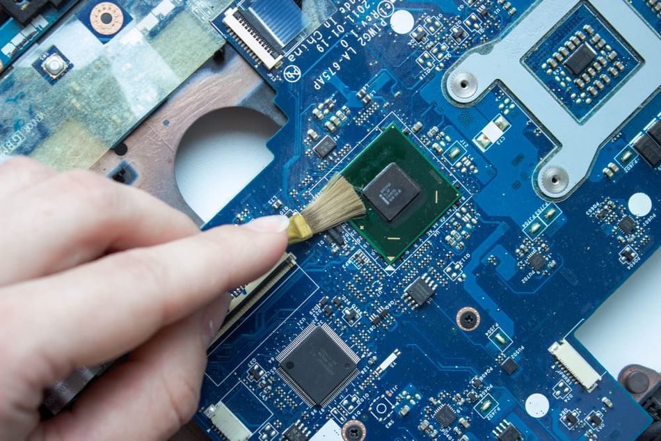 Detailed Guide to Cleaning Printed Circuit Board