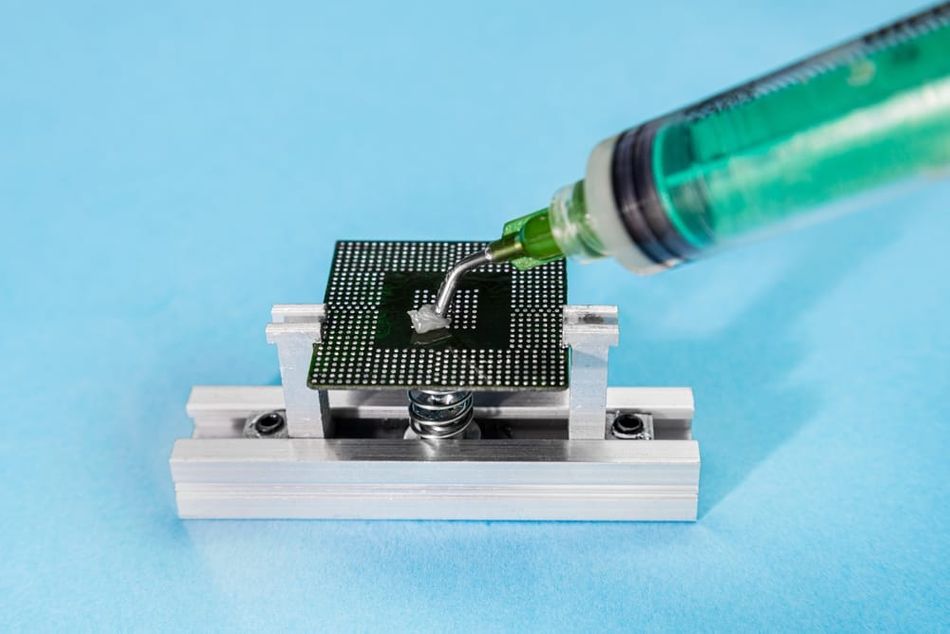 Soldering process– excessive flux residue on the printed circuit board