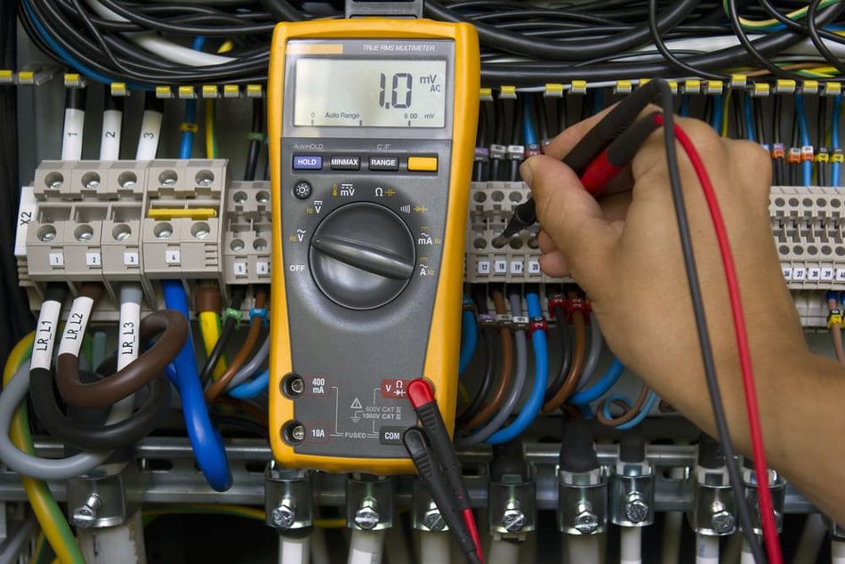 OHM Meter vs Multimeter - Complete Difference - ElectronicsHub