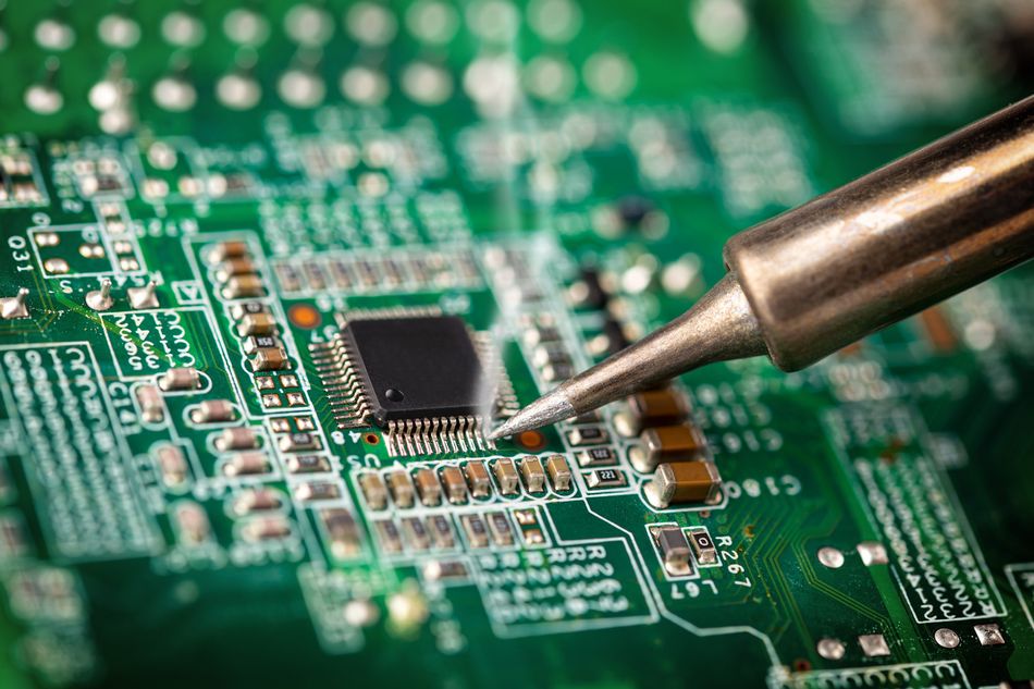 Soldering SMD component on Printed Circuit Board