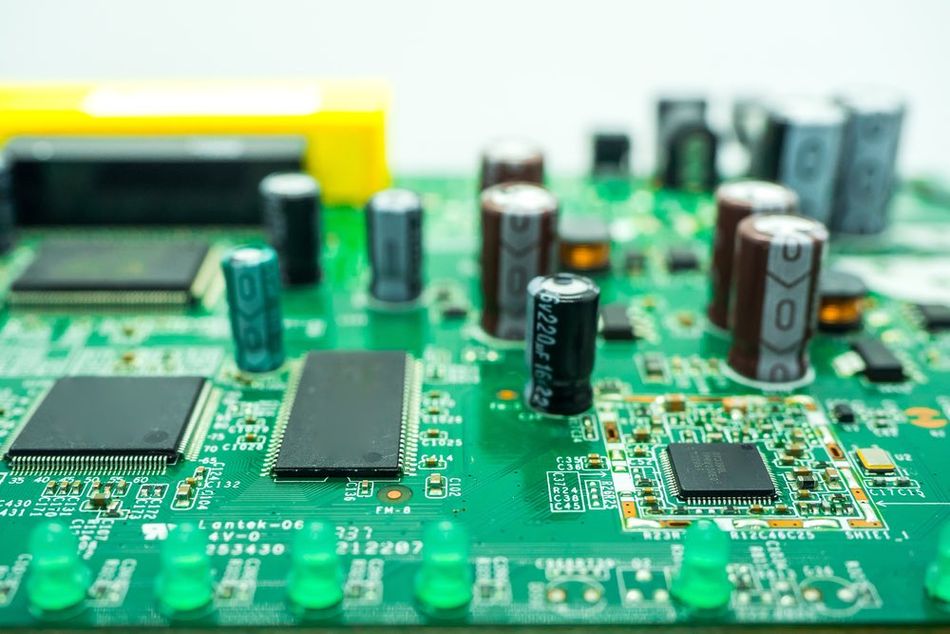 mixed-technology-PCB-SMD-through-hole