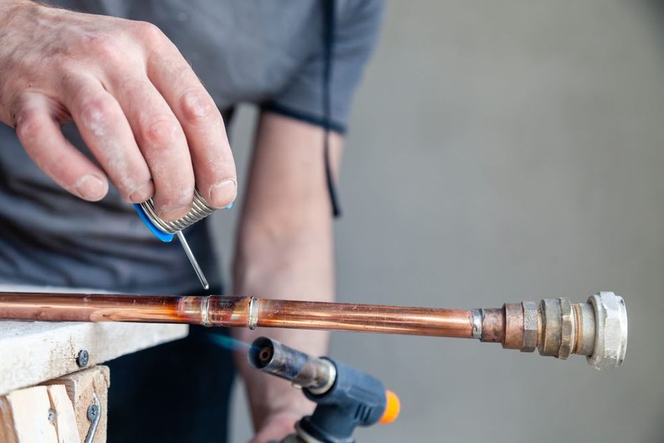 Solder application for joining copper pipes