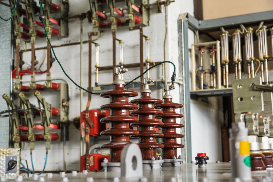 Hi-pot electrical testing of Oil immersed transformer