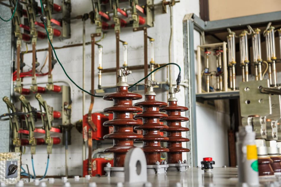 Hi-pot electrical testing of Oil immersed transformer