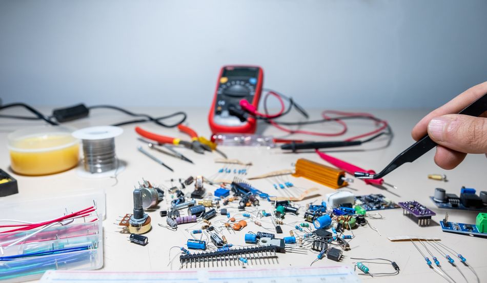 Calculating the Values of Capacitors using Multimeter