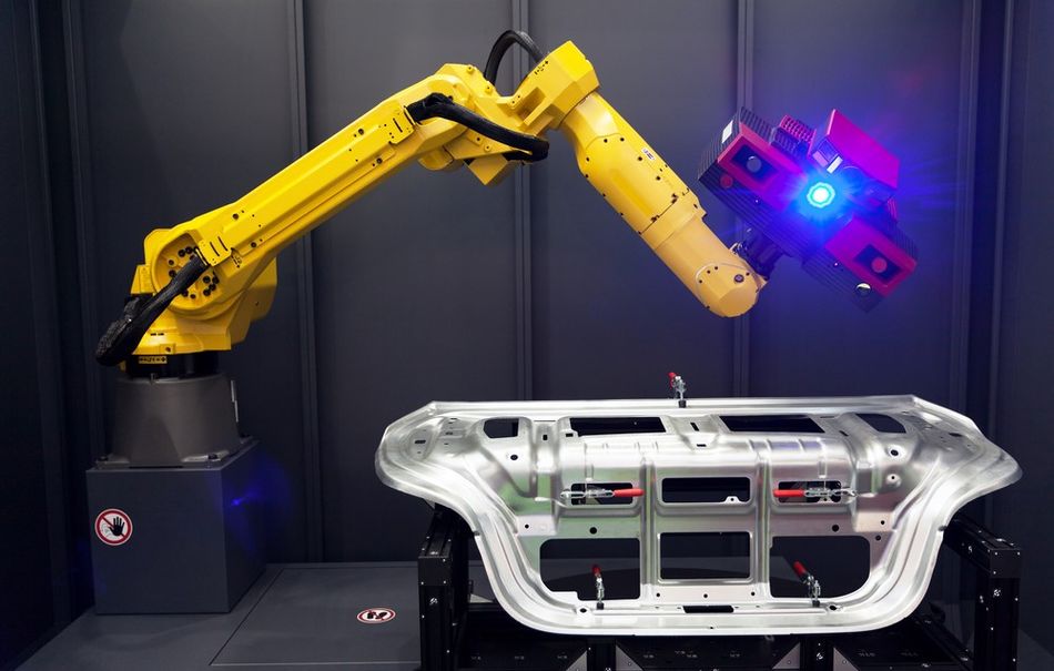 Robot Arm with 3D Scanner in Industry