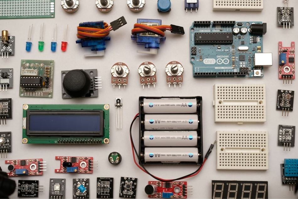 microcontroller-development-kit-components