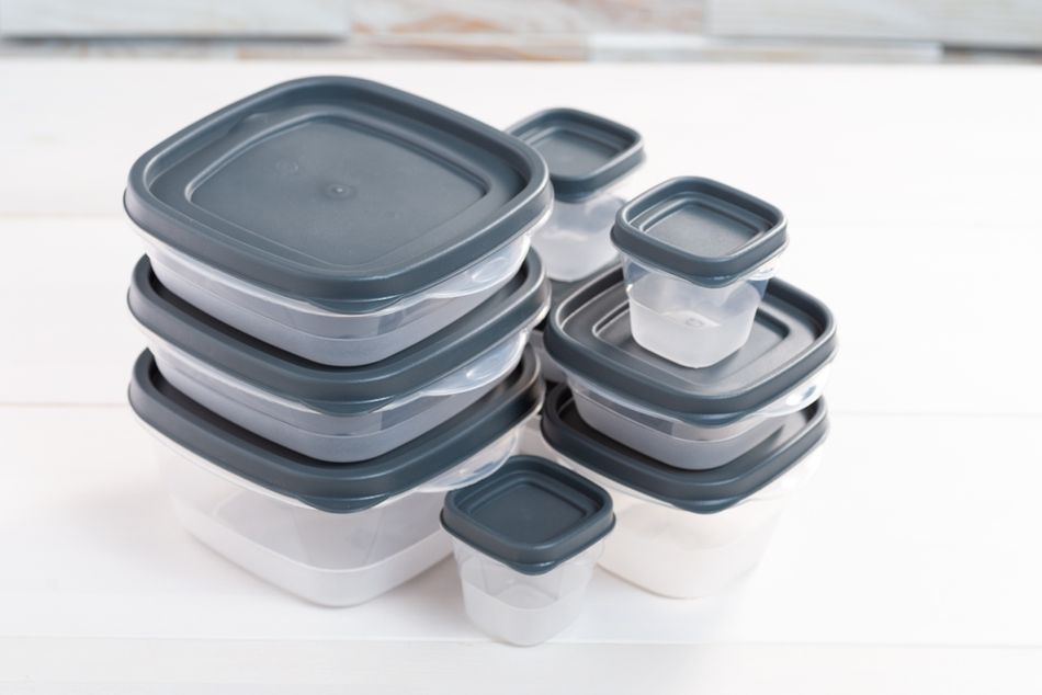 Tupperware demonstrating annular snap-fit joint