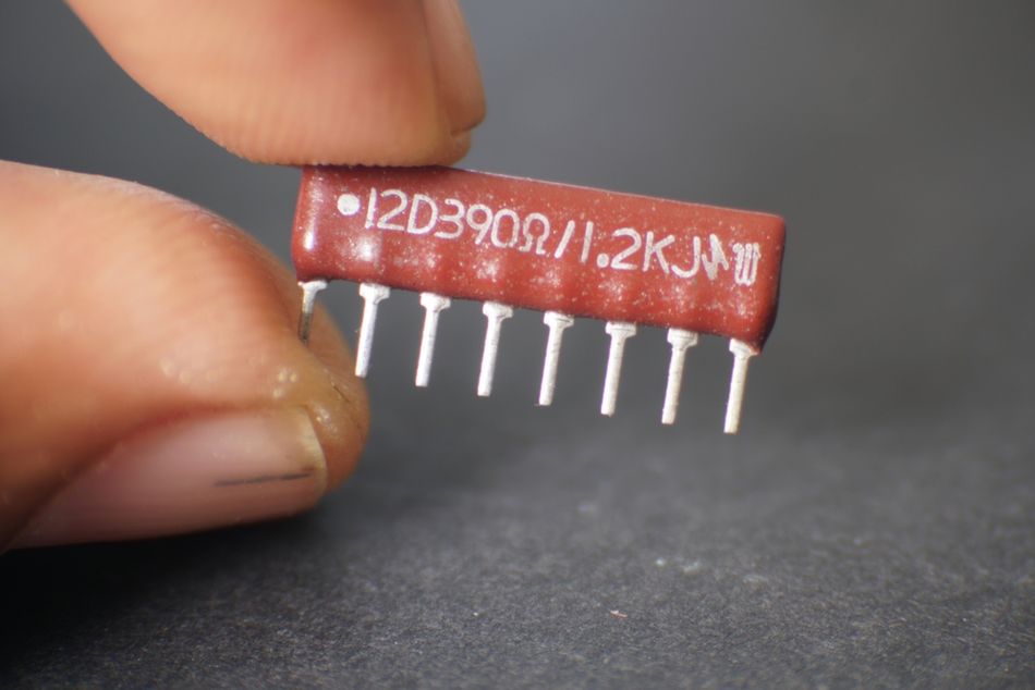 A resistor array
