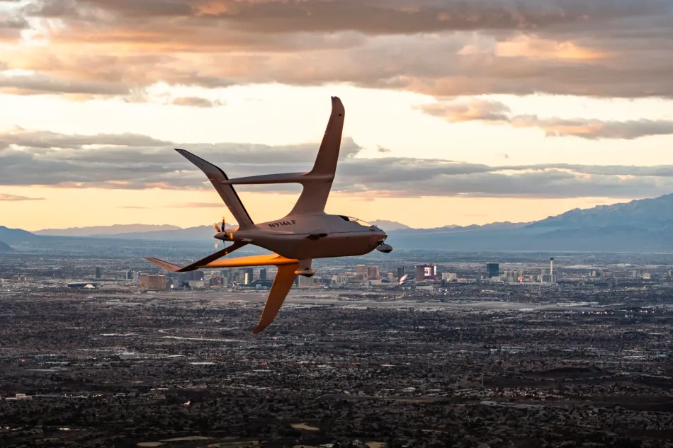 CX300 CTOL in Flight