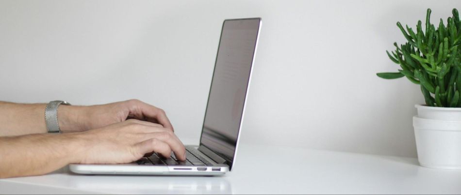 laptop-on-desk