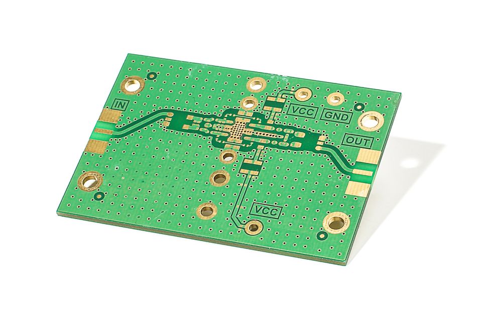 Grounding vias placed on an RF PCB
