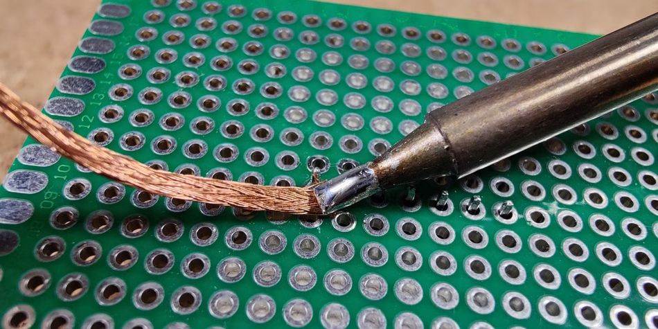 Using Desoldering Braid on a PCB