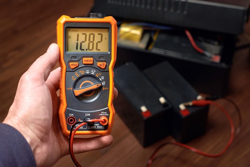Testing 7AH UPS Battery using Multimeter