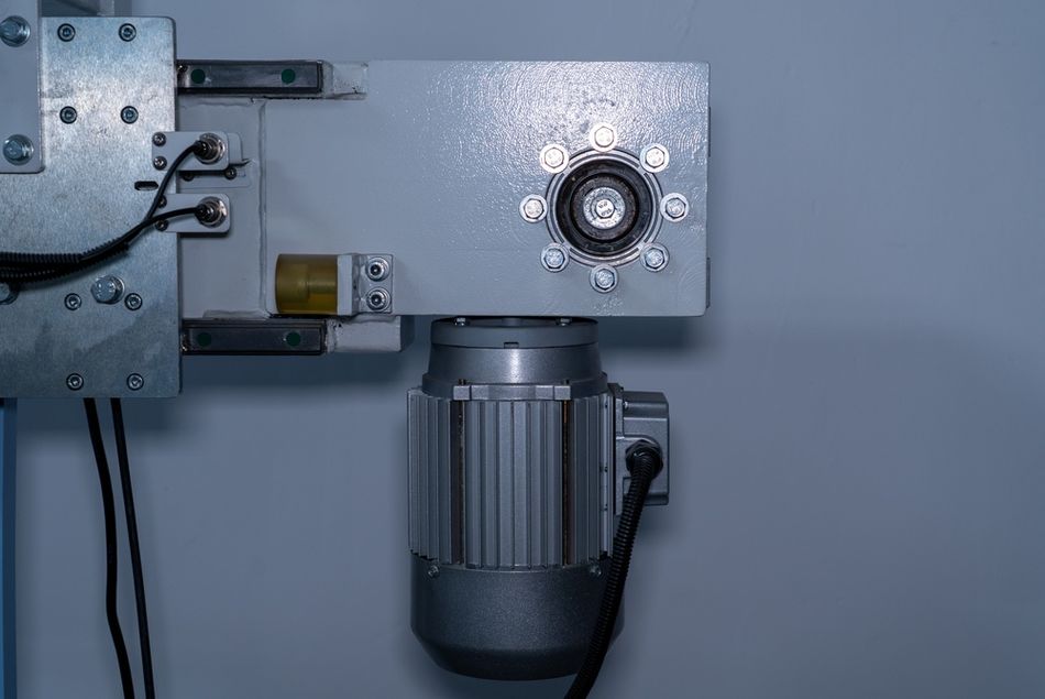 Gearbox with Pulley Wheel and Servo Motor Mounted
