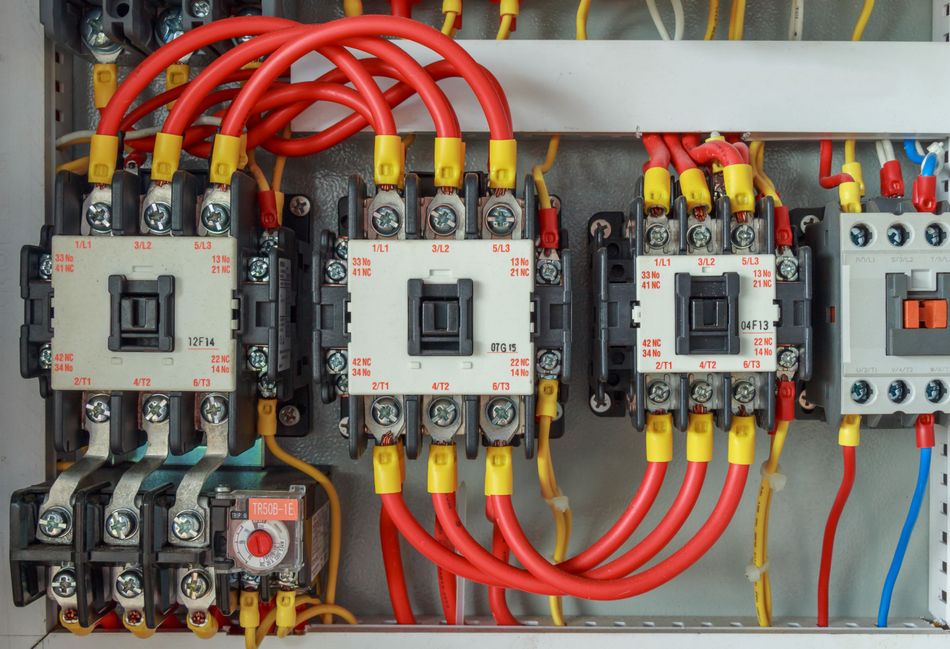 Star-Delta Starter configuration employed in an industrial setup