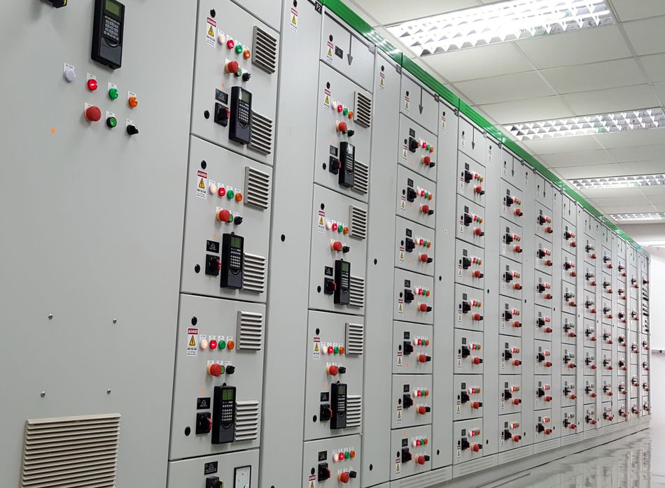 400 Volt Motor Control Center (MCC) Type Electric Cabinets with Fixed Shelves